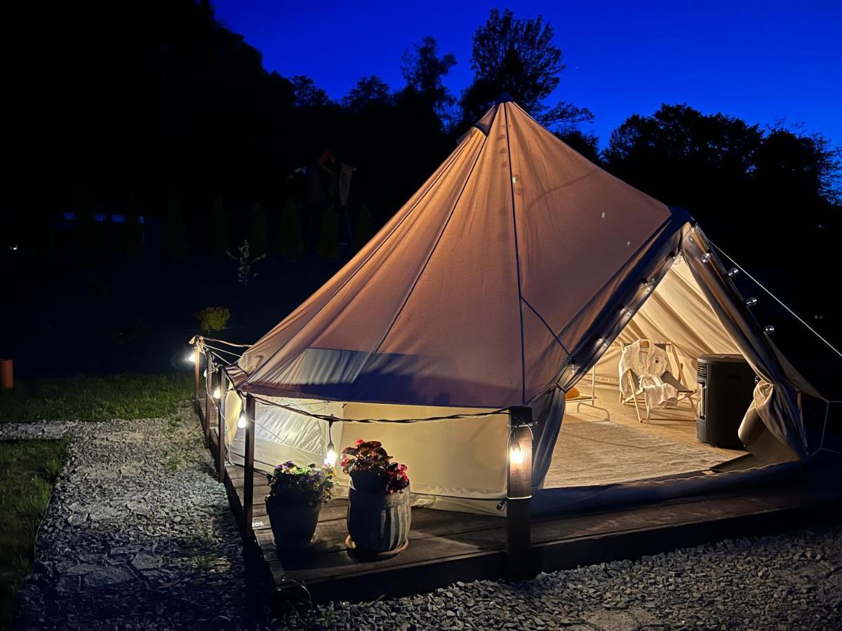 Glamping Bieszczady Z Jacuzzi I Basenem Hotel Solina  Exterior foto