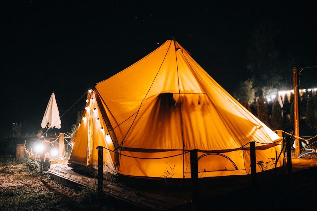 Glamping Bieszczady Z Jacuzzi I Basenem Hotel Solina  Exterior foto