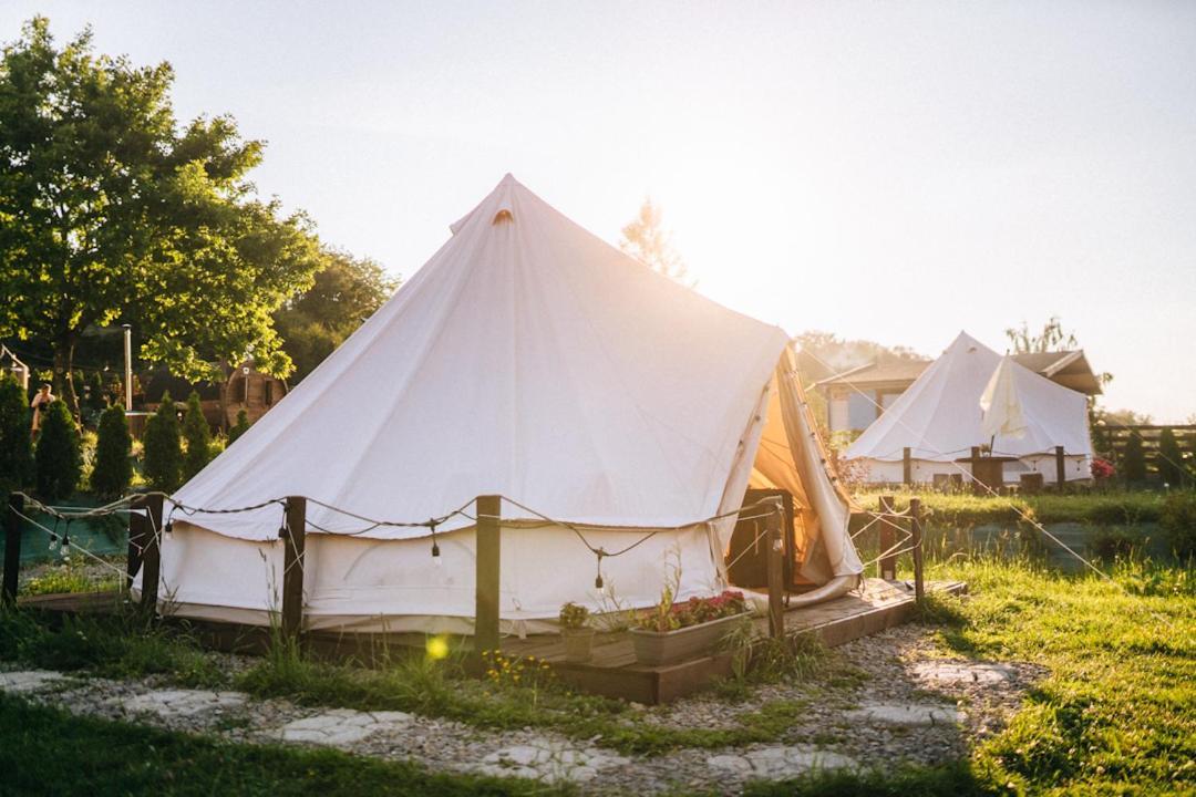 Glamping Bieszczady Z Jacuzzi I Basenem Hotel Solina  Exterior foto